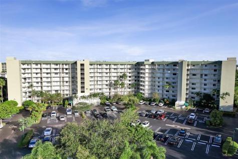 2334 S Cypress Bend Drive Pompano Beach FL 33069
