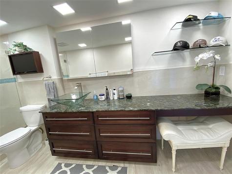 2400 Presidential Way West Palm Beach FL 33401
