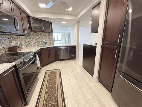 2400 Presidential Way West Palm Beach FL 33401