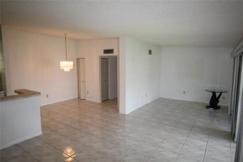 9728 S Belfort Circle Tamarac FL 33321