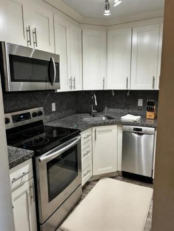 3200 NE 7th Court Pompano Beach FL 33062