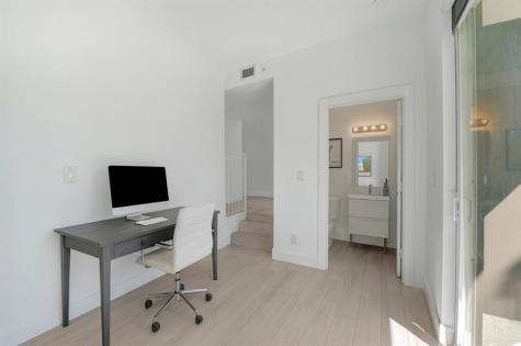 703 SE 16th Court Fort Lauderdale FL 33316