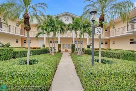 32 Colonial Club Drive Boynton Beach FL 33435