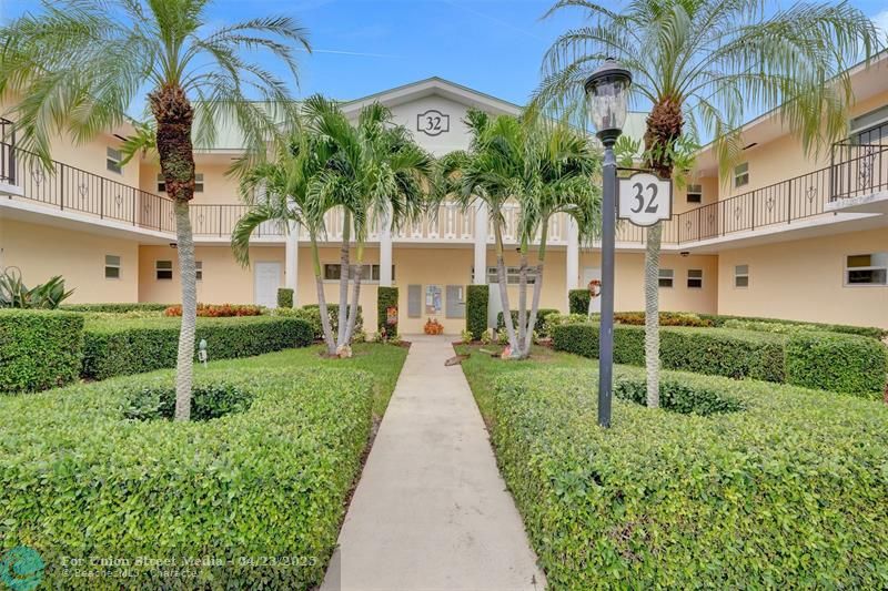 32 Colonial Club Drive Boynton Beach FL 33435