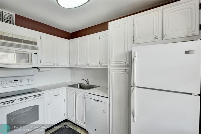 32 Colonial Club Drive Boynton Beach FL 33435