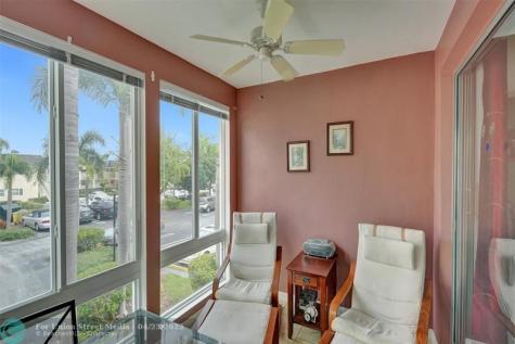 32 Colonial Club Drive Boynton Beach FL 33435