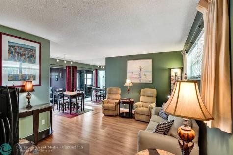 32 Colonial Club Drive Boynton Beach FL 33435