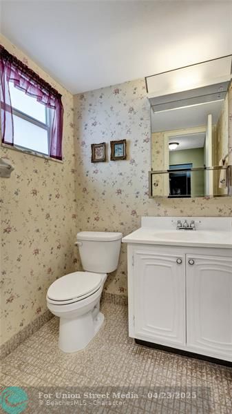 32 Colonial Club Drive Boynton Beach FL 33435