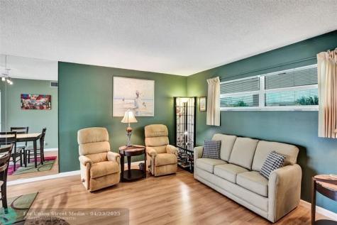 32 Colonial Club Drive Boynton Beach FL 33435