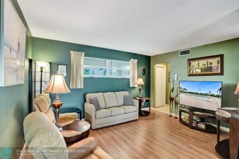 32 Colonial Club Drive Boynton Beach FL 33435