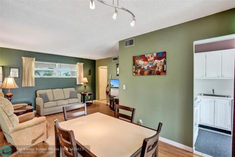 32 Colonial Club Drive Boynton Beach FL 33435