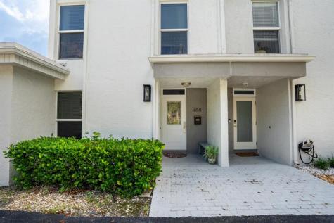 658 Kensington Place Wilton Manors FL 33305