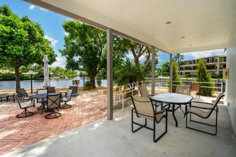 658 Kensington Place Wilton Manors FL 33305