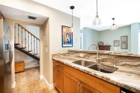 658 Kensington Place Wilton Manors FL 33305