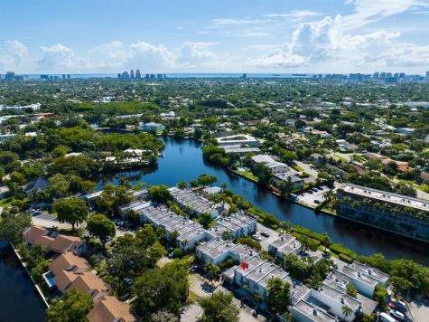 658 Kensington Place Wilton Manors FL 33305