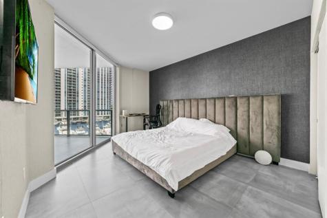 17111 Biscayne Boulevard Aventura FL 33160