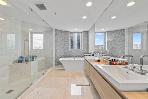 17111 Biscayne Boulevard Aventura FL 33160