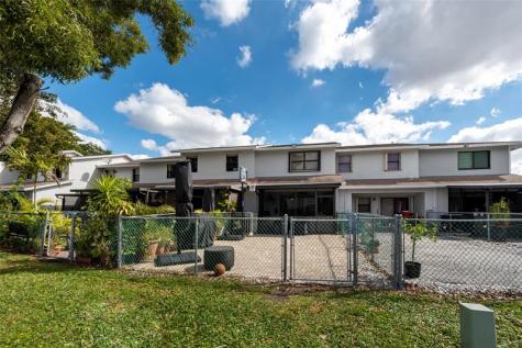 334 NW 103rd Terrace Pembroke Pines FL 33026