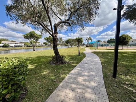 334 NW 103rd Terrace Pembroke Pines FL 33026