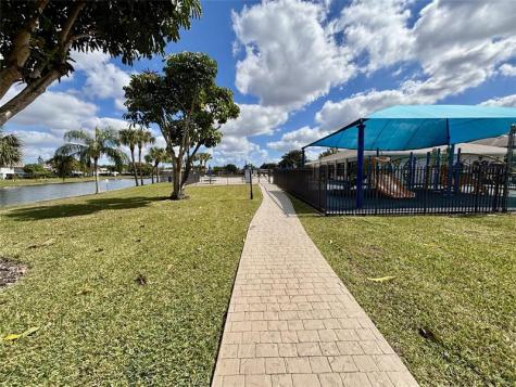 334 NW 103rd Terrace Pembroke Pines FL 33026