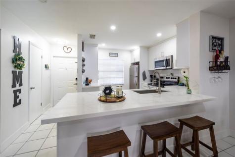 334 NW 103rd Terrace Pembroke Pines FL 33026