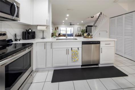 334 NW 103rd Terrace Pembroke Pines FL 33026