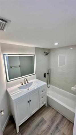 927 Twin Lakes Coral Springs FL 33071