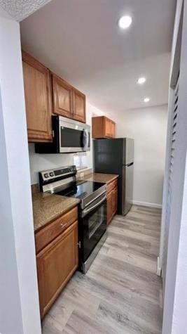 927 Twin Lakes Coral Springs FL 33071