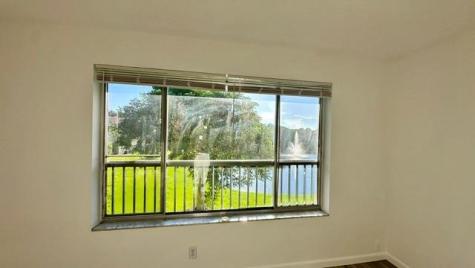 927 Twin Lakes Coral Springs FL 33071