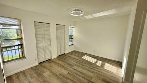 927 Twin Lakes Coral Springs FL 33071