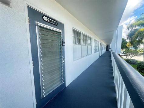 2004 Harwood C Deerfield Beach FL 33442