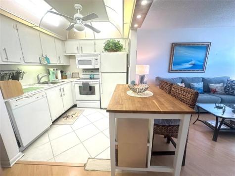 2004 Harwood C Deerfield Beach FL 33442