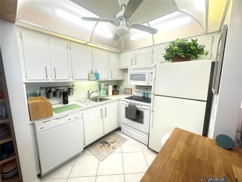 2004 Harwood C Deerfield Beach FL 33442