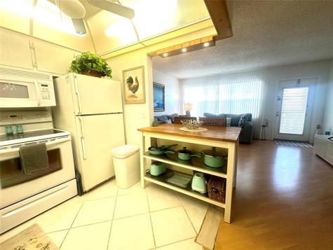 2004 Harwood C Deerfield Beach FL 33442