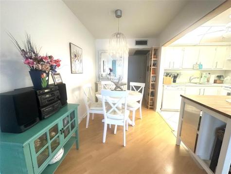 2004 Harwood C Deerfield Beach FL 33442