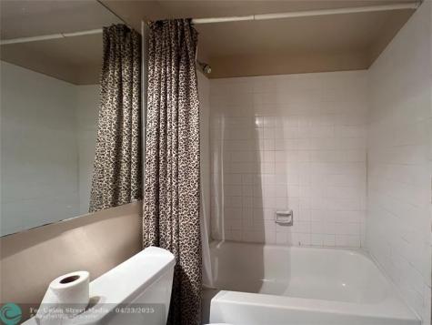 4035 Cambridge B Deerfield Beach FL 33442