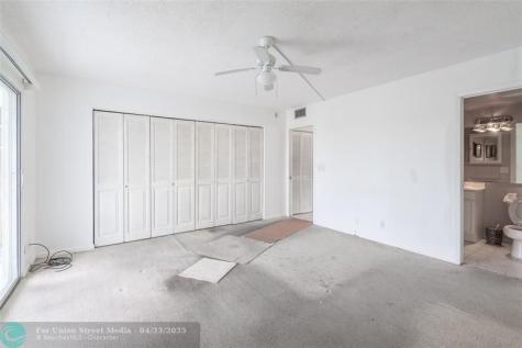 4035 Cambridge B Deerfield Beach FL 33442