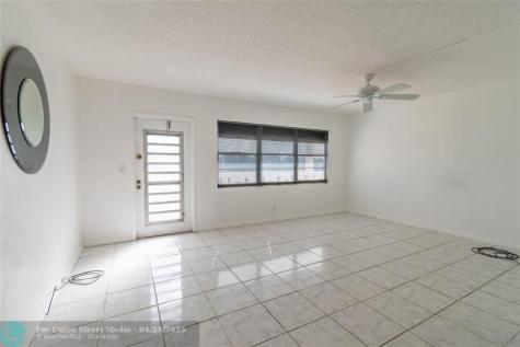 4035 Cambridge B Deerfield Beach FL 33442
