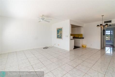4035 Cambridge B Deerfield Beach FL 33442