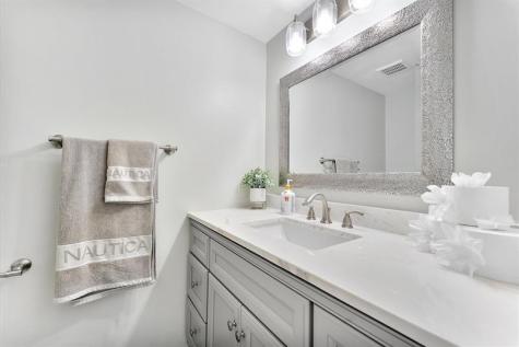 113 Lake Pine Circle Greenacres FL 33463