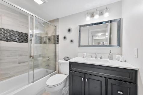 113 Lake Pine Circle Greenacres FL 33463