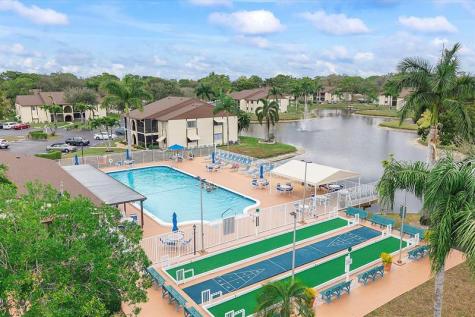 113 Lake Pine Circle Greenacres FL 33463