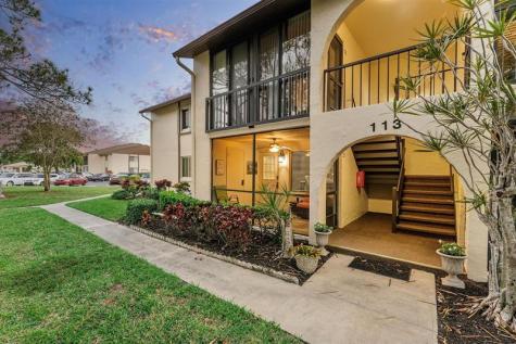 113 Lake Pine Circle Greenacres FL 33463