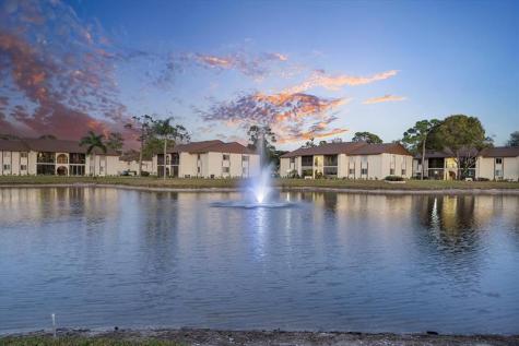 113 Lake Pine Circle Greenacres FL 33463