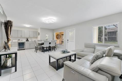 113 Lake Pine Circle Greenacres FL 33463