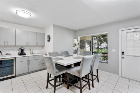 113 Lake Pine Circle Greenacres FL 33463