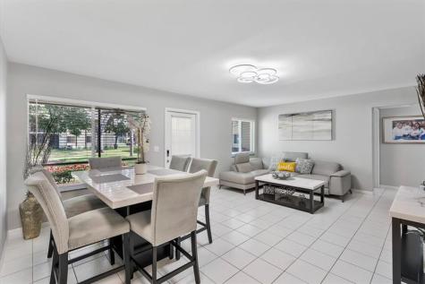113 Lake Pine Circle Greenacres FL 33463