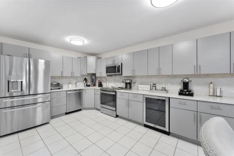 113 Lake Pine Circle Greenacres FL 33463
