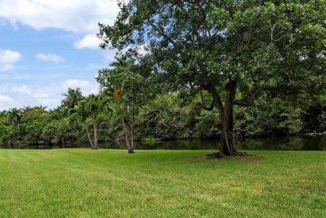103 Royal Park Drive Oakland Park FL 33309