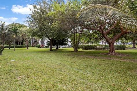 103 Royal Park Drive Oakland Park FL 33309